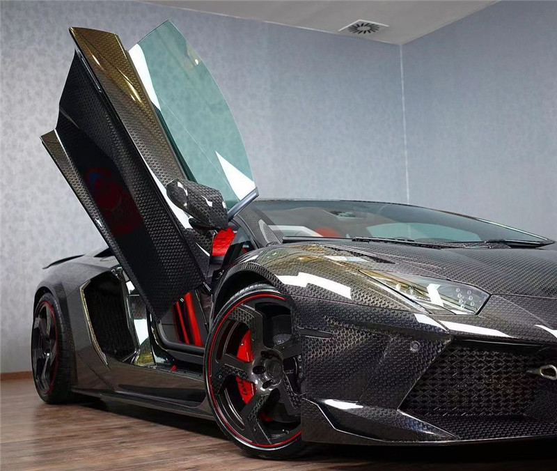 MANSORY 战斗机纹碳纤维 LP700 定制方案