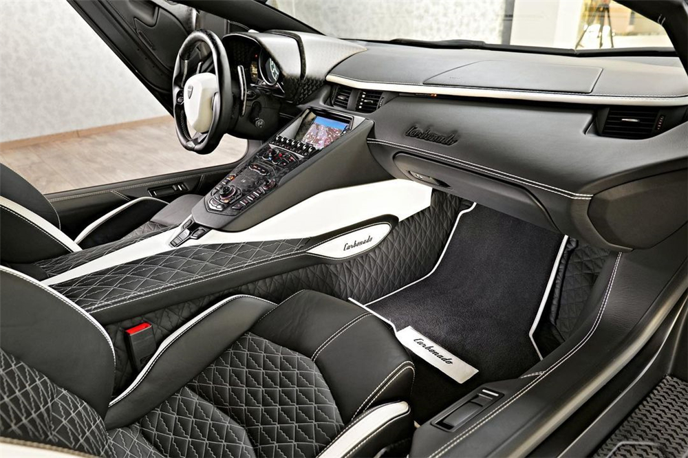 兰博基尼 Aventador “MANSORY CARBONADO” 定制版